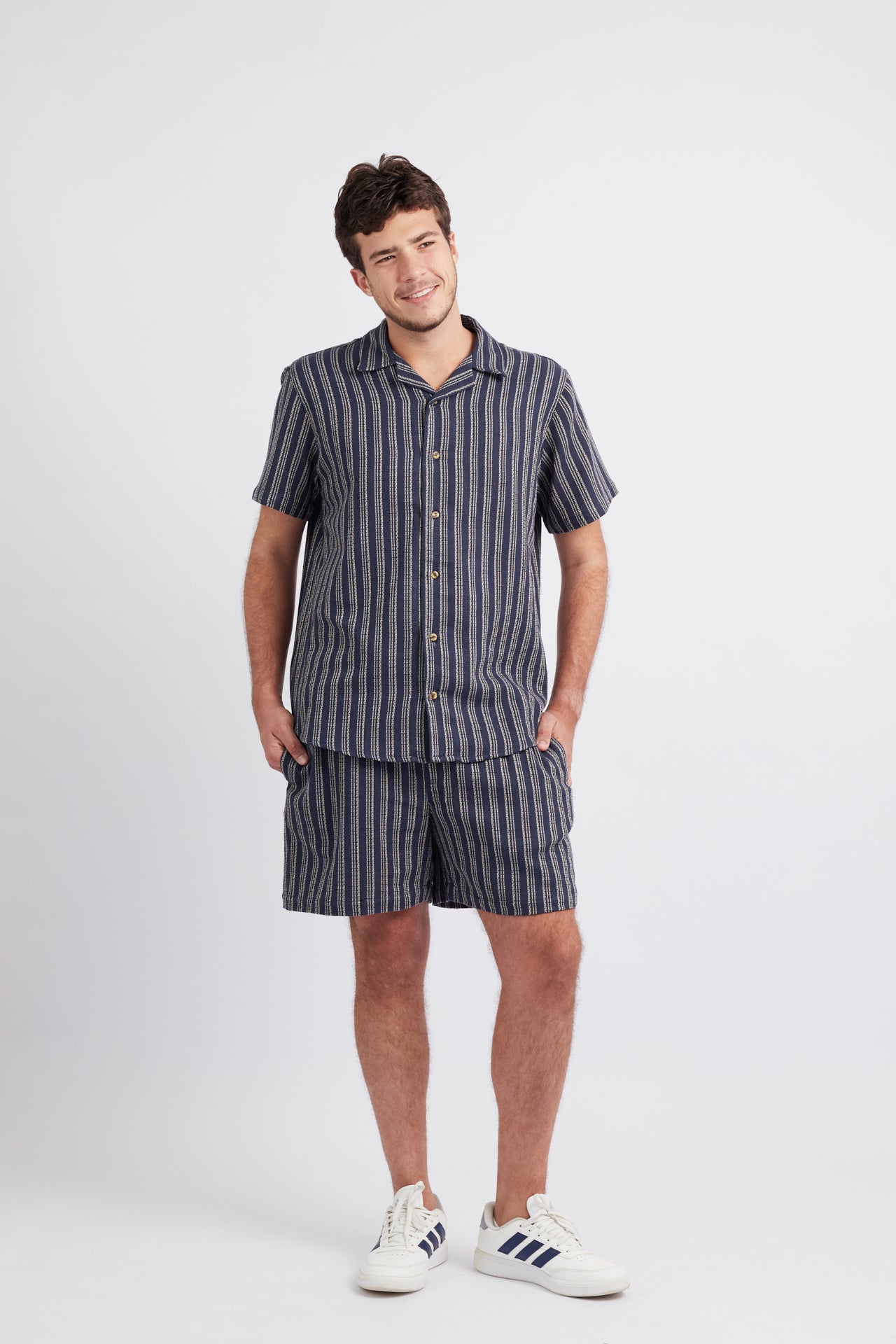 Short comfy sahara